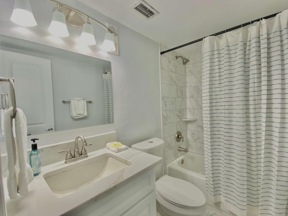 Island Winds East 202 By Albvr - Beautifully Renovated Beachfront Condo & Steps Away From Hangout & More! Gulf Shores Ngoại thất bức ảnh